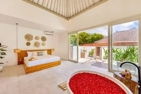 Villa Toscana - 7 Bdr Luxury Villa With Private Pool Seminyak 0*,  Indonésia